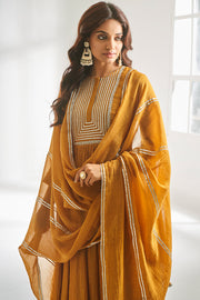 আয়শা পিওর মুল কটন জরি-লেস সালোয়ার কামিজ সেট (৩-পিস)