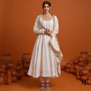 আইরা: হোয়াইট গোল্ড জর্জেট আনারকলি স্যুট